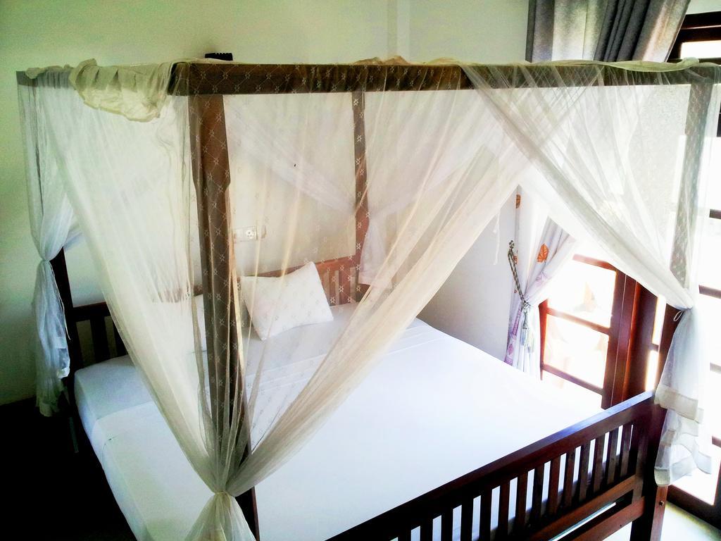 Ceylon Surf Guest And Restaurant Bed & Breakfast Weligama Room photo